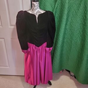 Vintage ILGWU Chic Black and Pink Long Sleeve Dress